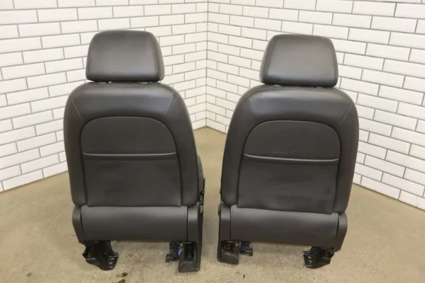 2008 GMC Yukon OEM Pair Front Heated Seats/Console Black Ebony OEM GMT900