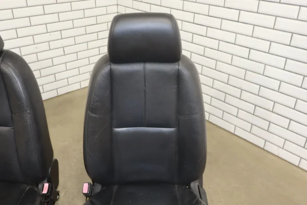 2008 GMC Yukon OEM Pair Front Heated Seats/Console Black Ebony OEM GMT900