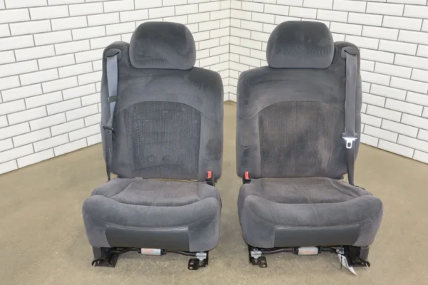 2008 GMC Yukon OEM Pair Front Heated Seats/Console Black Ebony OEM GMT900