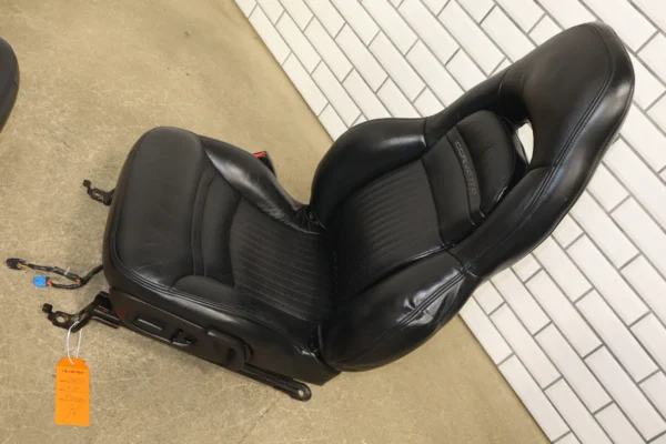 57_b6cb25ba-6efb-4ddf-9ac2-6739e5337ed4 1997-2004 C5 Corvette Pair of Powery Memory Leather Bucket Seats