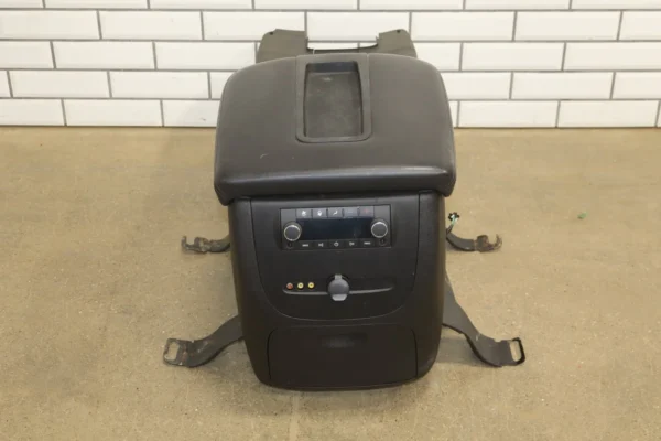 2008 GMC Yukon OEM Pair Front Heated Seats/Console Black Ebony OEM GMT900