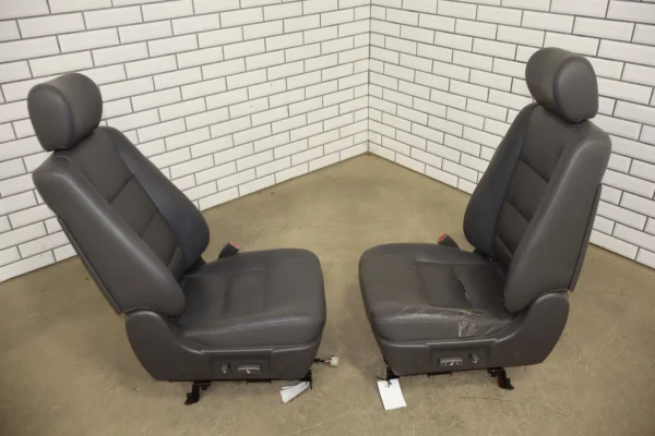 web_06c47bc7-12e5-4106-9d8b-b7138d7b53d9 1999 Isuzu Trooper Limited Leather Seats Set