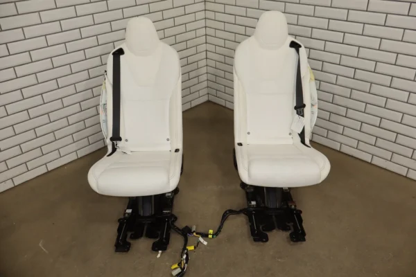 web_1e00b4e0-f9cd-4102-b05c-6e10d54b0e0a 2016-2020 Tesla Model X White Leather Seat Set 6 Seat OEM