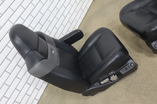 web_ce41d441-2fa5-40b0-a061-a8aae0e48a24 99-07 Ford F-250 Super Duty Harley-Davidson Edition Leather Seats Set Black